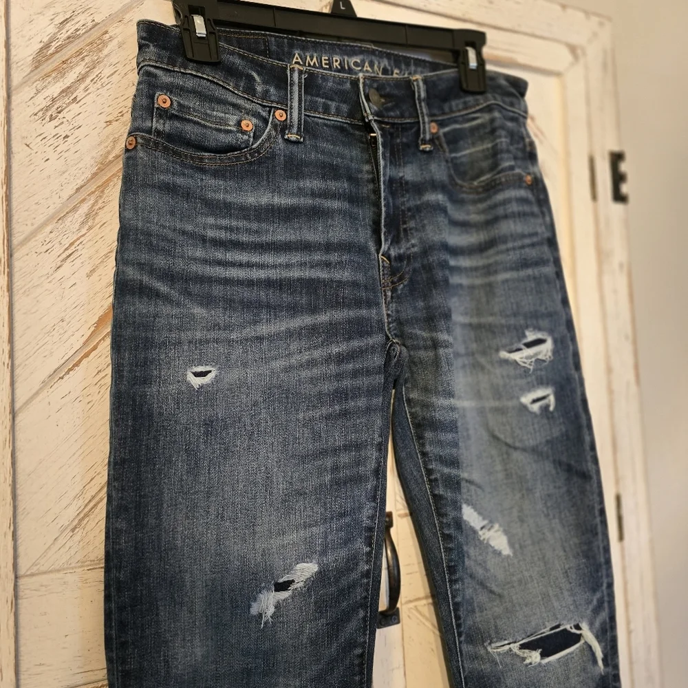 American Eagle Outfitters Men's Distressed Blue Jeans